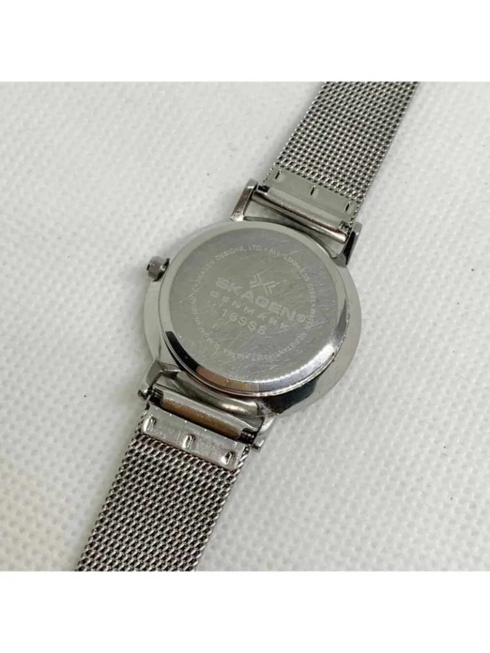 Skagen women’s watch date all stainless steel 28mm quartz mesh band running